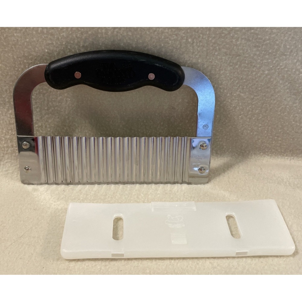 Pamered Chef Crinkle Cutter for cutting vegetables Cheese blade cover Stainless